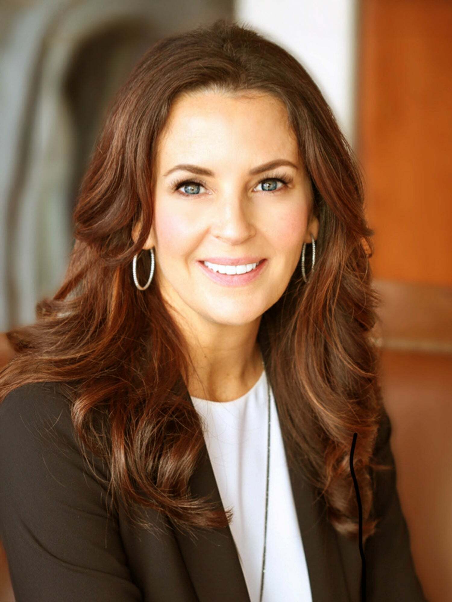 Shay Linares Headshot